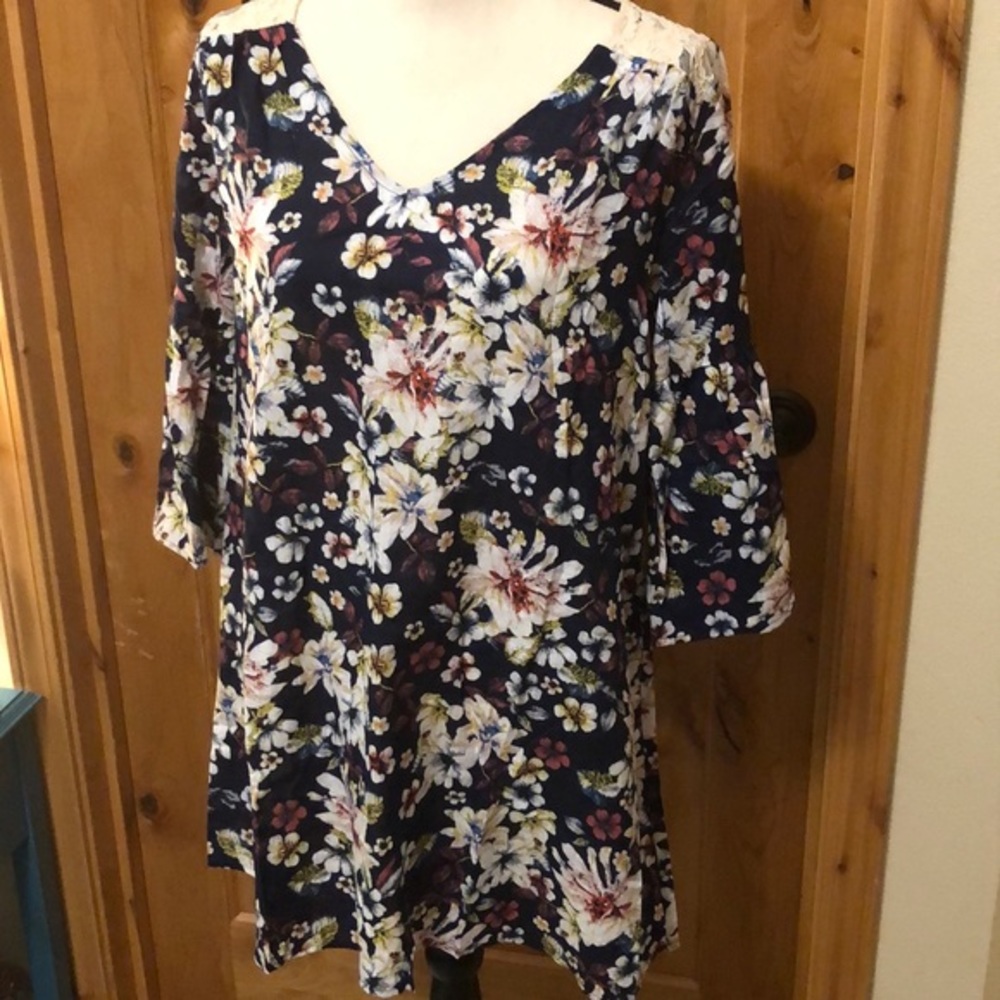 SALE - Cute Floral Tunic Top